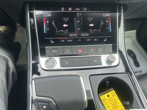 Used 2025 Audi Q7 3.0T Premium Plus AWD/4WD image 29