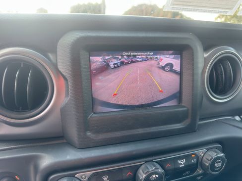 Used 2021 Jeep Wrangler Unlimited Sport S image 25