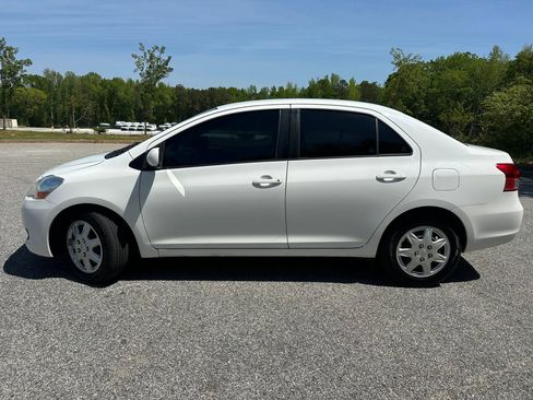 Used 2011 Toyota Yaris Sedan image 2