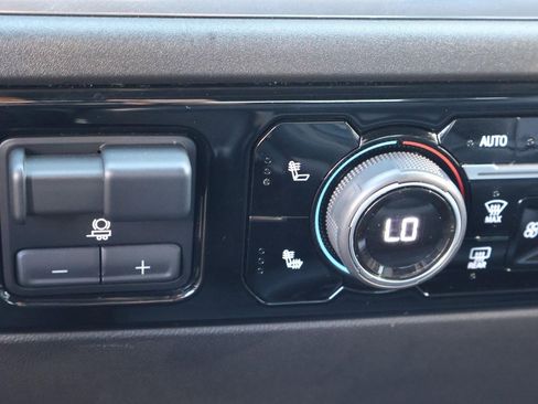 Used 2024 Chevrolet Silverado 2500 LTZ image 27