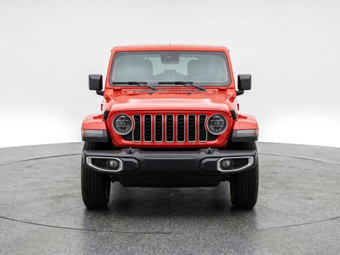 Used 2025 Jeep Wrangler Unlimited Sahara AWD/4WD image 2