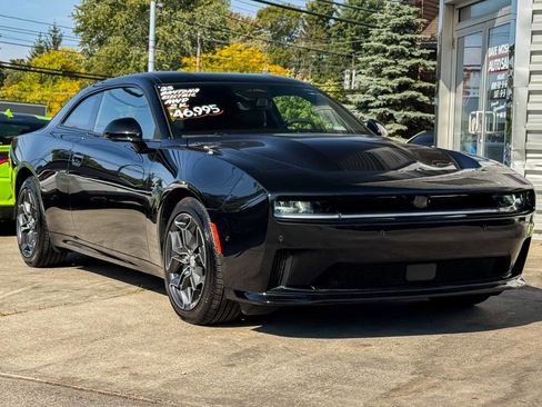 Used 2025 Dodge Charger Daytona R/T w/ Plus Group image 1