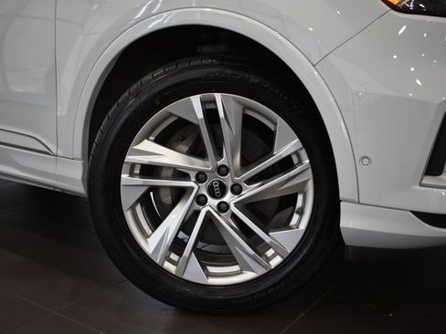 Used 2023 Audi Q7 3.0T Premium Plus w/ Premium Plus Package AWD/4WD image 2