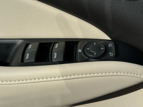 Used 2023 Buick Enclave Essence w/ Experience Buick Package image 17