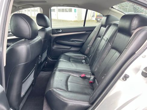 Used 2010 INFINITI G37 Journey w/ Premium Pkg image 14