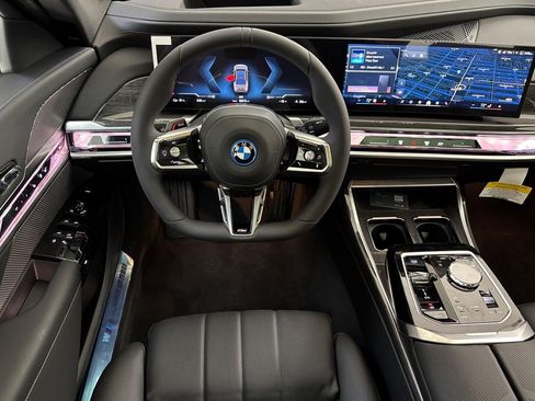 Used 2026 BMW i7 eDrive50 w/ M Sport Package RWD image 27