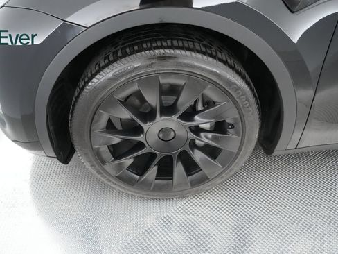Used 2023 Tesla Model Y Long Range AWD/4WD image 18