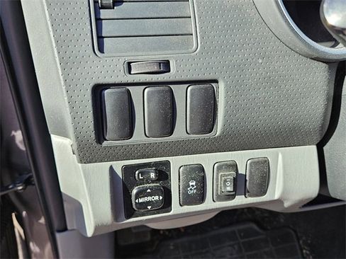 Used 2014 Toyota Tacoma PreRunner image 17