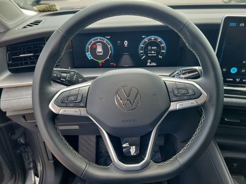 Certified 2025 Volkswagen Tiguan S FWD image 16