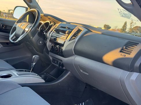 Used 2012 Toyota Tacoma 4x4 Double Cab image 28