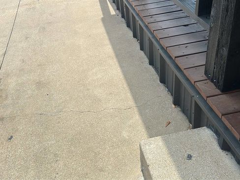 Used 2017 Ford Fusion SE w/ Fusion SE Technology Package image 4