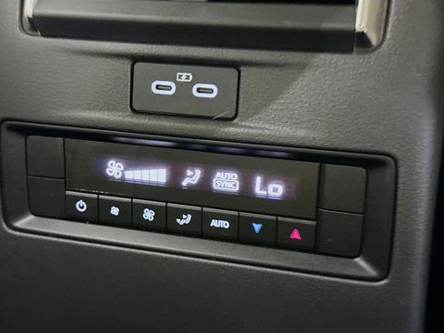 Used 2025 MAZDA CX-70 Plug-In Hybrid w/ Premium Pkg AWD/4WD image 42
