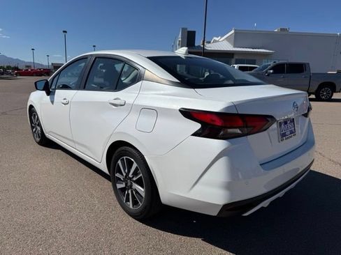 Used 2022 Nissan Versa SV FWD image 7