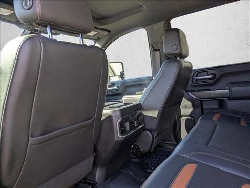 Used 2022 GMC Sierra 2500 AT4 w/ AT4 Premium Plus Package image 12