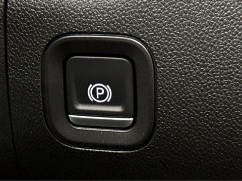 Used 2022 Chevrolet Silverado 1500 LTZ w/ Safety Package II image 31