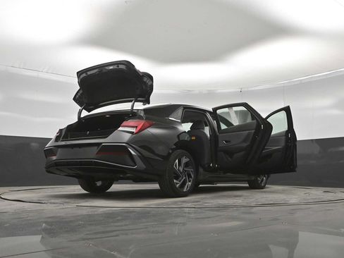 New 2026 Hyundai Elantra Limited FWD image 48