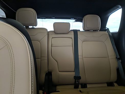 Certified 2021 Lincoln Corsair Reserve image 32