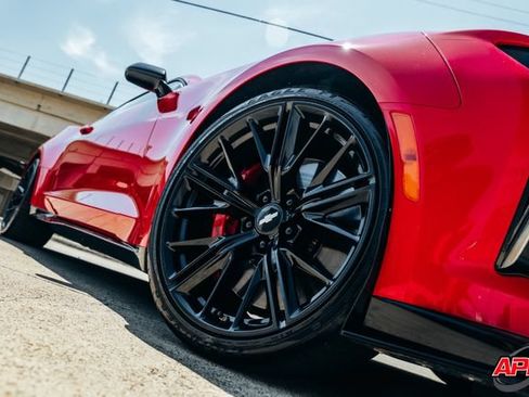 Used 2018 Chevrolet Camaro ZL1 RWD image 27