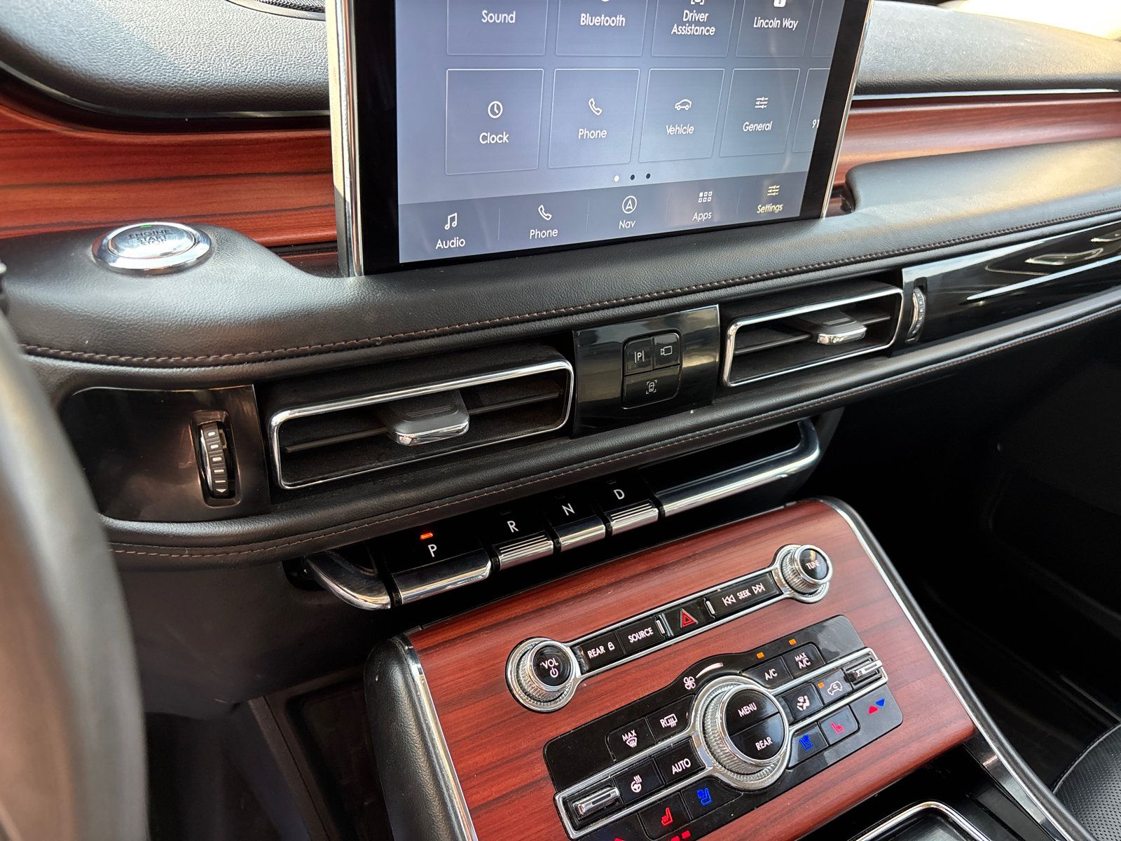 Certified 2024 Lincoln Aviator Reserve w/ Equipment Group 201A AWD/4WD image 21