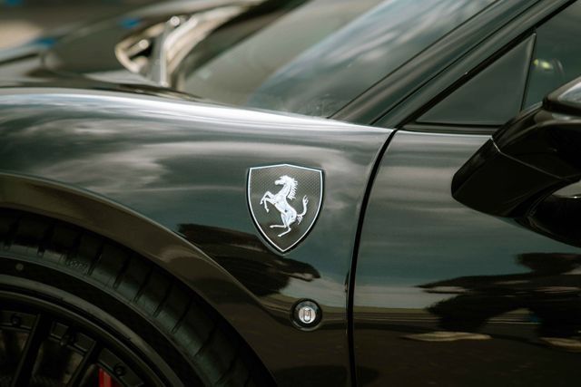 Used 2022 Ferrari F8 Tributo RWD image 32