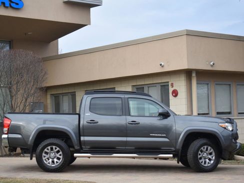 Used 2016 Toyota Tacoma SR5 image 15