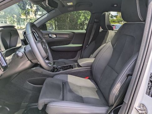 Certified 2023 Volvo C40 P8 Recharge Ultimate AWD/4WD image 25
