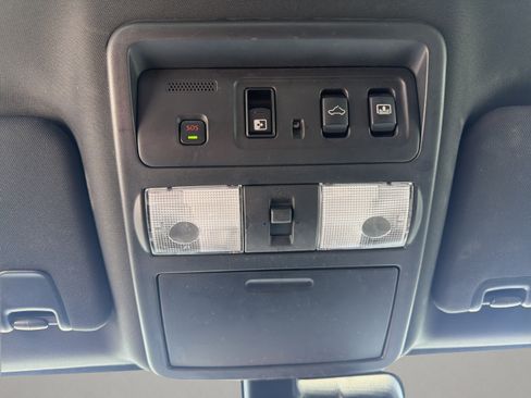 Used 2020 Nissan Titan Platinum Reserve w/ Moonroof Package AWD/4WD image 18