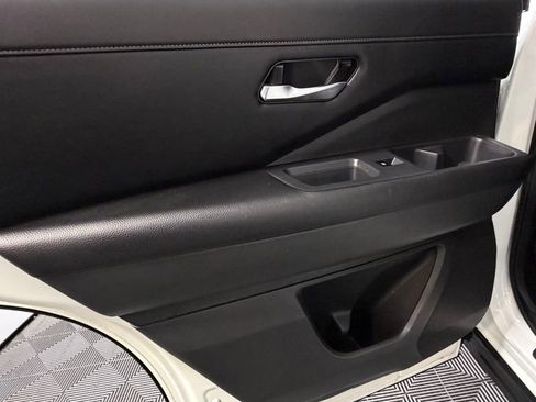 Used 2024 Nissan Pathfinder SL image 28