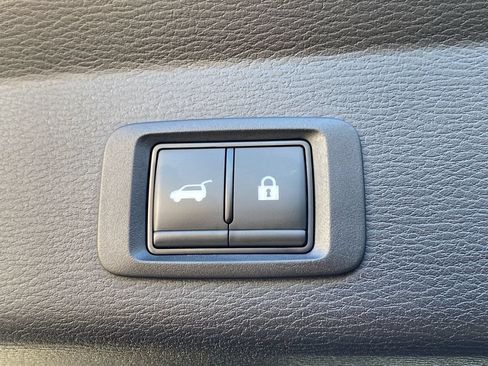 Used 2024 Mitsubishi Outlander SE AWD/4WD image 16