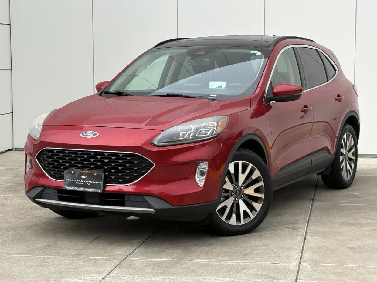 Used 2020 Ford Escape Titanium w/ Titanium Premium Package 2.0 AWD/4WD image 2