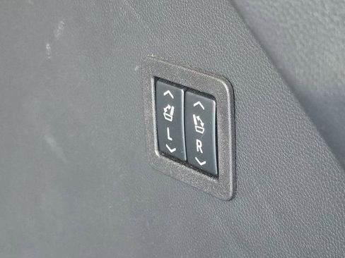 Used 2022 Buick Enclave Avenir w/ Avenir Technology Package image 13