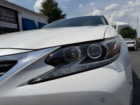 Used 2017 Lexus ES 350 w/ Navigation System Package FWD image 27