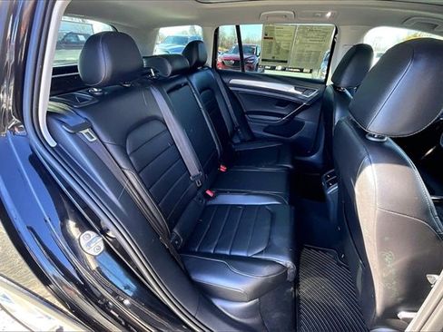 Used 2018 Volkswagen Golf Alltrack SEL image 25