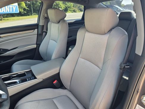 Used 2018 Honda Accord LX image 12