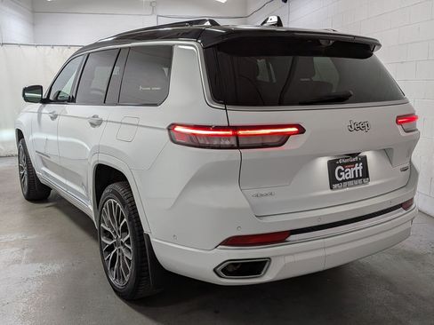 Used 2024 Jeep Grand Cherokee L Summit AWD/4WD image 9