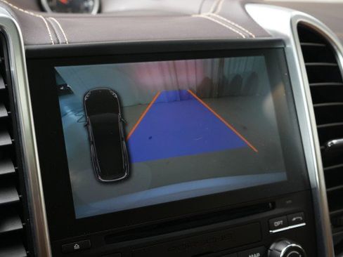 Used 2017 Porsche Cayenne Turbo AWD image 66