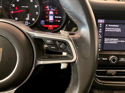 Used 2021 Porsche Macan AWD/4WD image 22