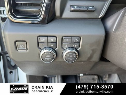 Used 2023 GMC Sierra 1500 AT4 w/ Technology Package image 12