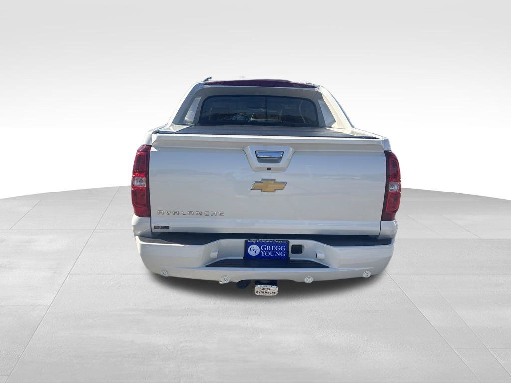 Used 2013 Chevrolet Avalanche LTZ AWD/4WD image 5