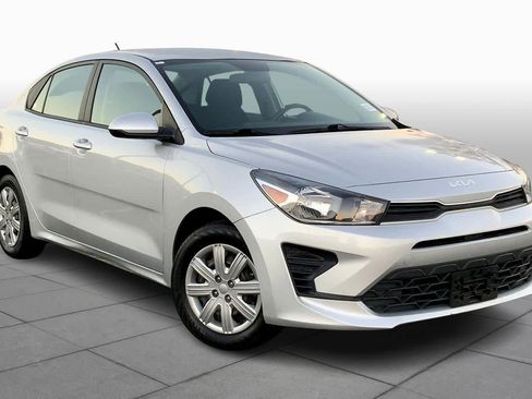 Used 2022 Kia Rio S image 2