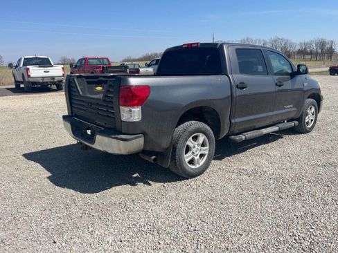 Used 2013 Toyota Tundra 4x4 CrewMax w/ Tow Pkg image 4