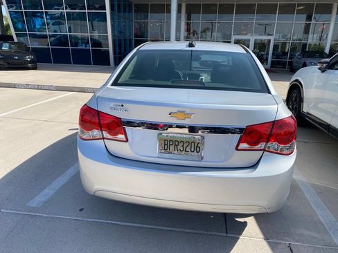 Used 2016 Chevrolet Cruze LS FWD image 6