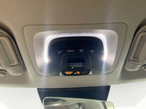 Used 2024 Toyota Corolla Cross LE FWD image 21