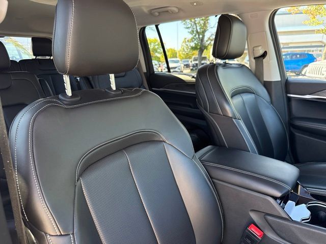 Used 2023 Jeep Grand Cherokee L Limited w/ Luxury Tech Group II AWD/4WD image 28