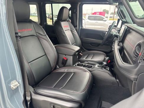 Used 2024 Jeep Wrangler Unlimited Rubicon AWD/4WD image 11
