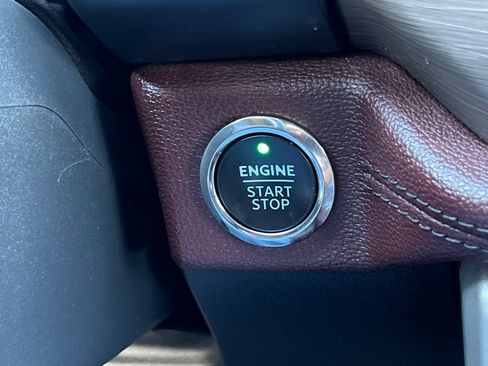 Certified 2023 Ford Expedition Limited image 25