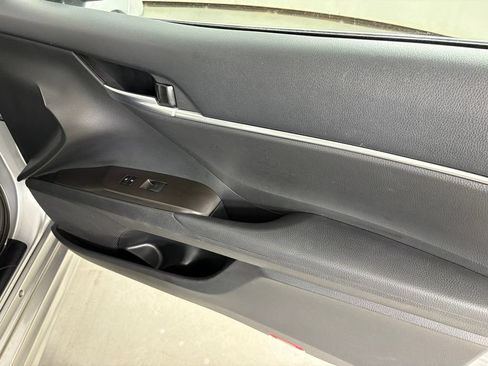 Used 2024 Toyota Camry SE FWD image 13