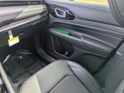 New 2026 Jeep Compass Latitude image 15