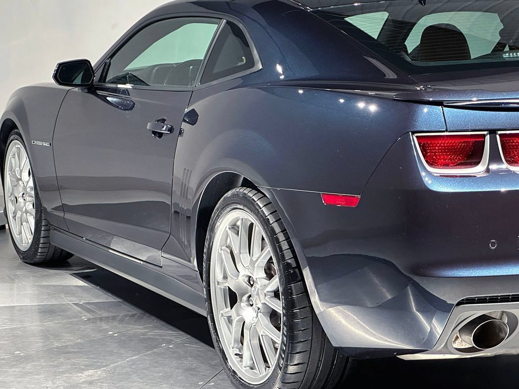 Used 2013 Chevrolet Camaro SS w/ Dusk Special Edition RWD image 34