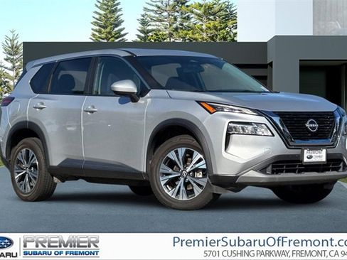 Used 2023 Nissan Rogue SV image 1